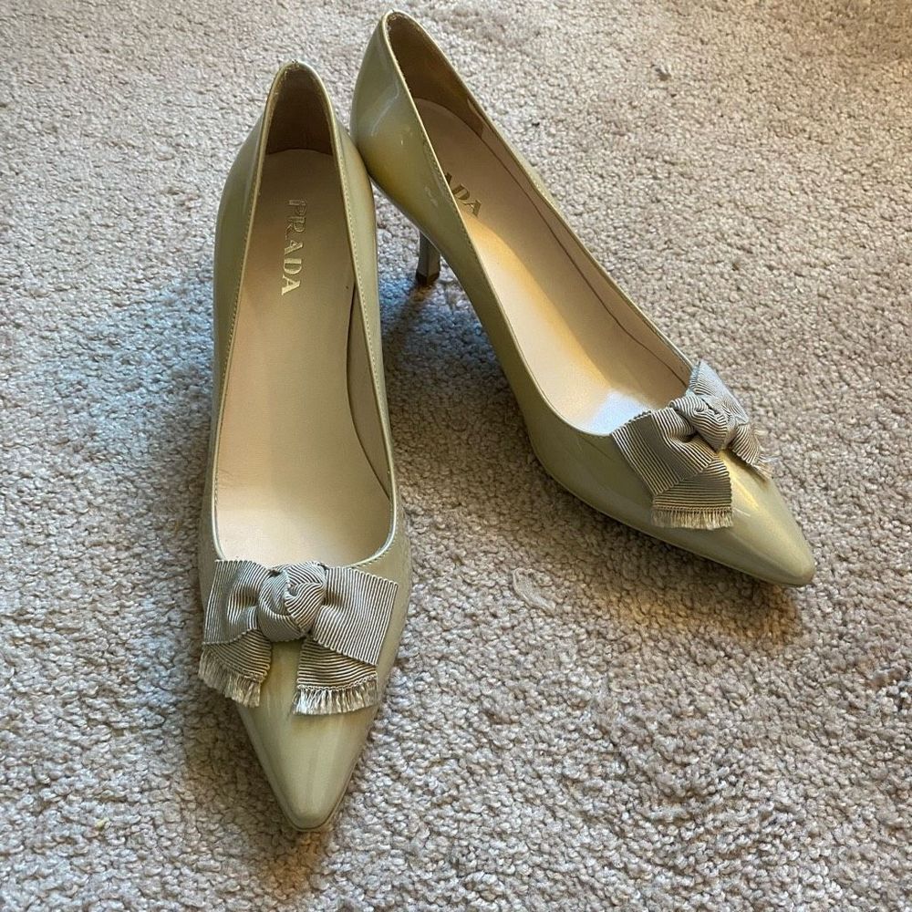 PRADA womens leather cream white bow kitten heels size 38.5(8)